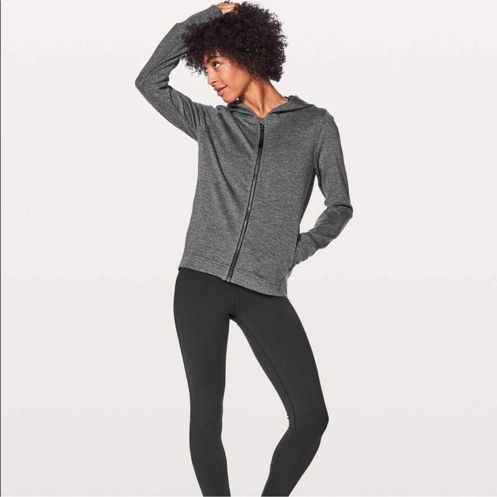 Lululemon City trek jacket size 6. In really good co. Worn a few times!